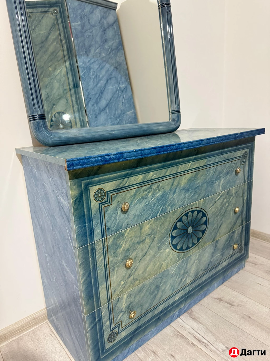 Спальний гарнитур