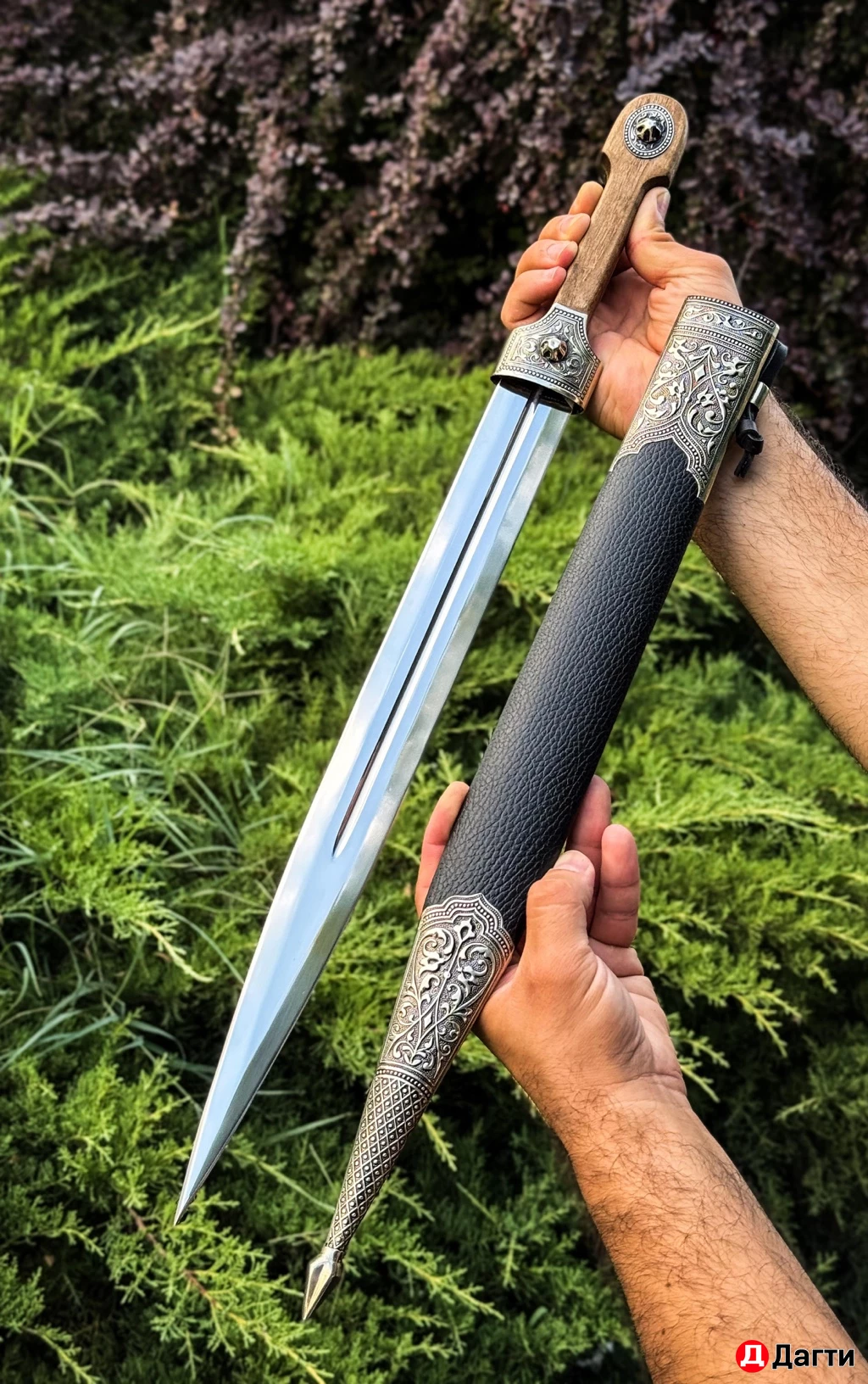 Кавказский боевой кинжал