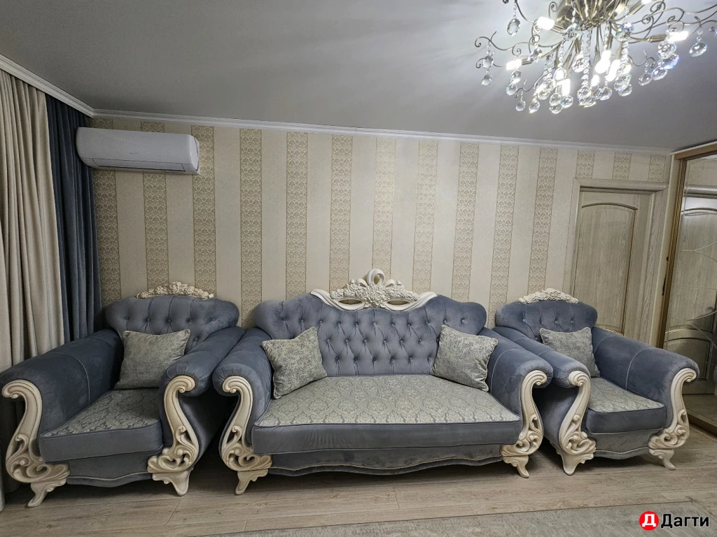 Диван с креслами