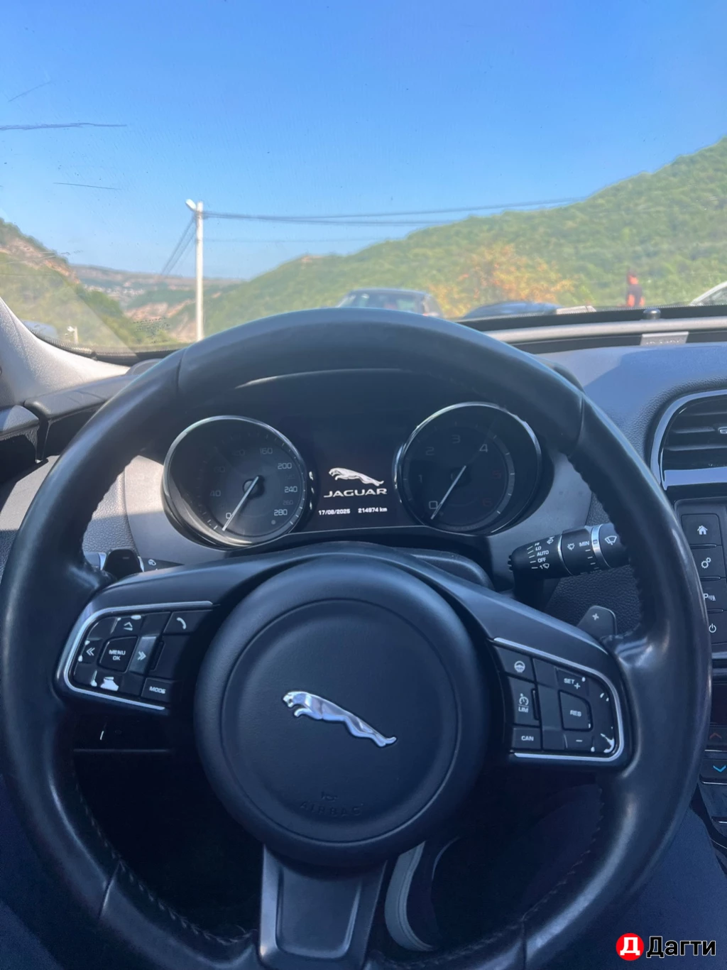 Jaguar XE, 2015 года