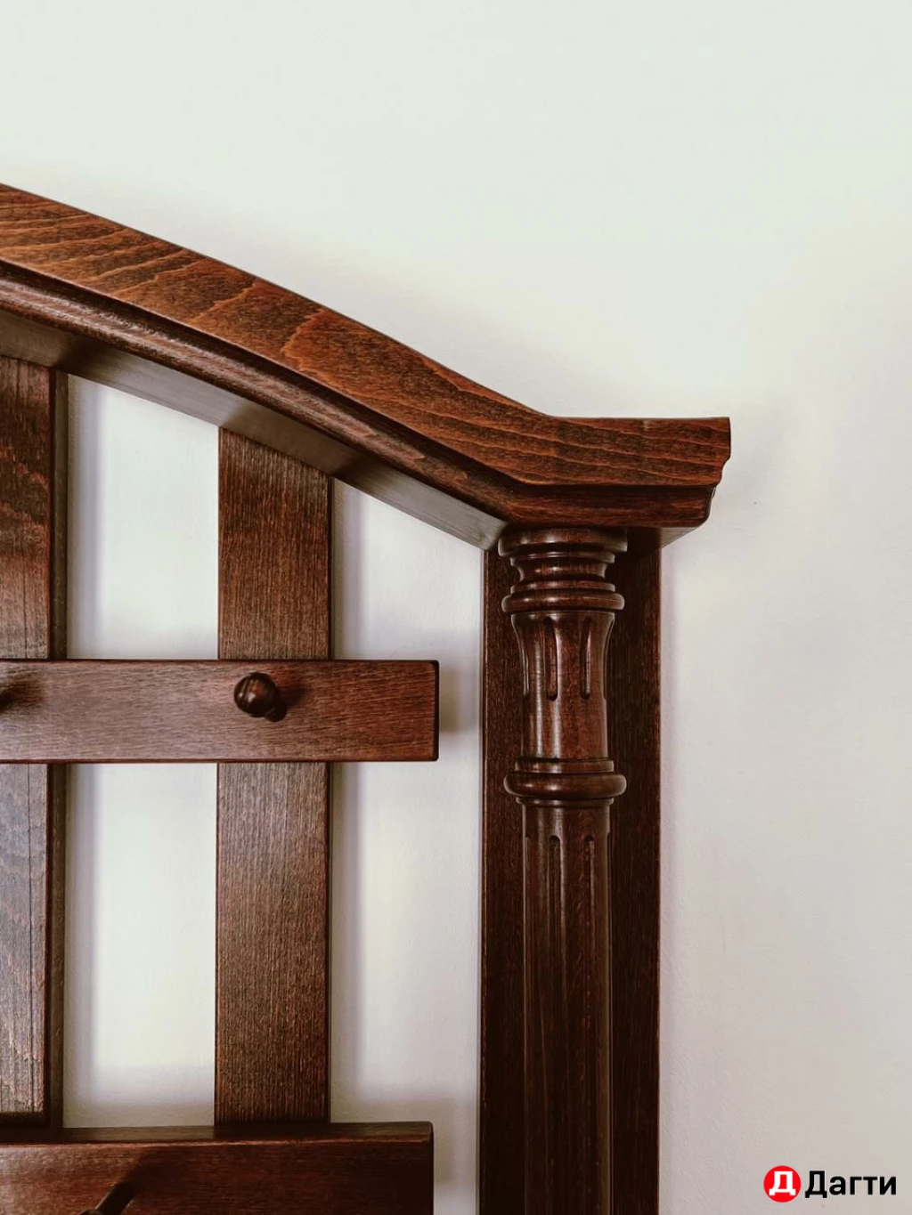 Вешалки настенные.