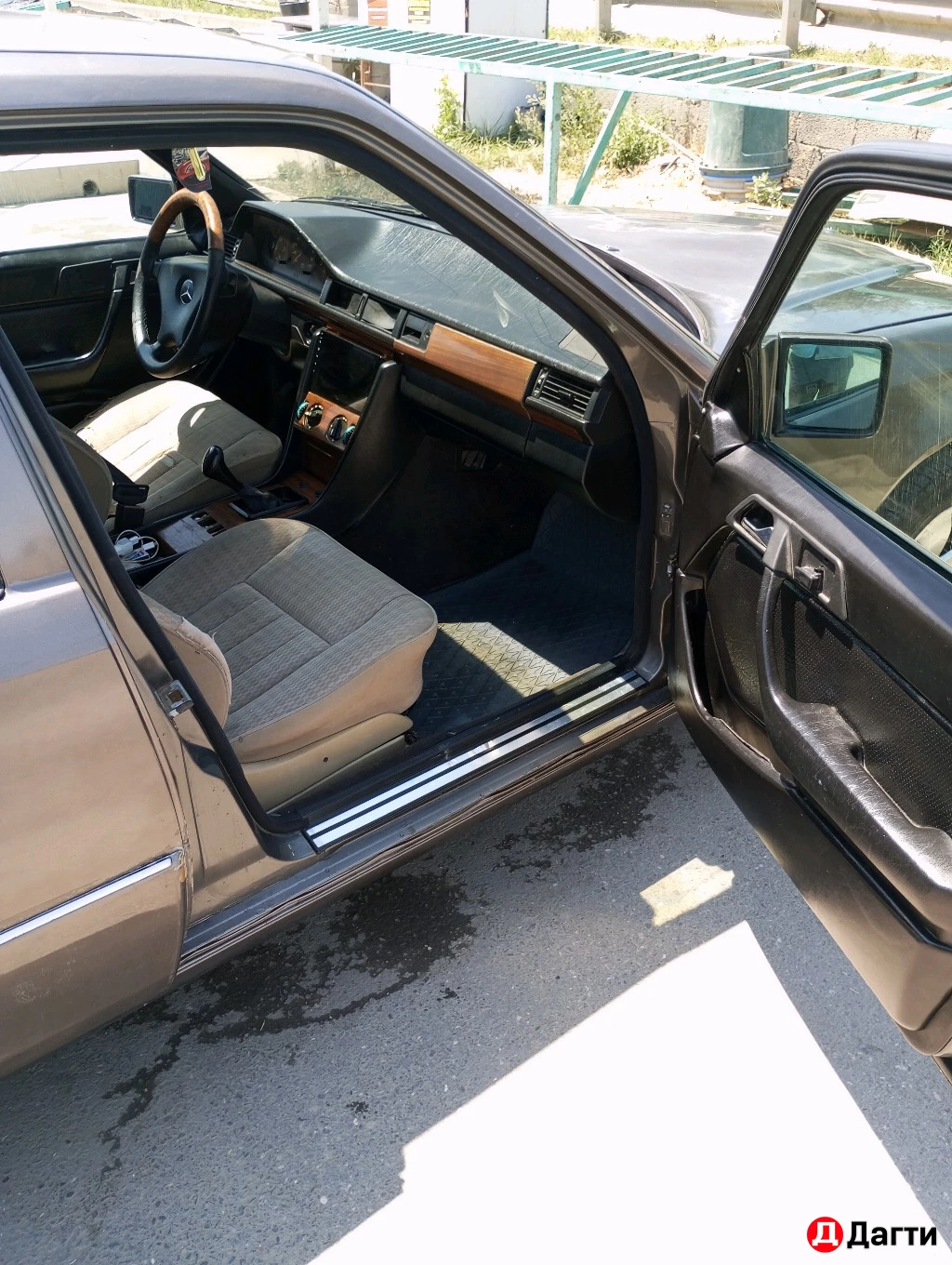 Mercedes-Benz E-Класс, 1989 года