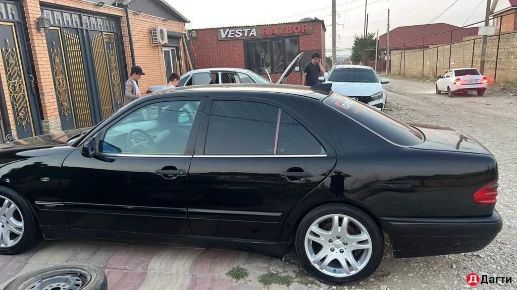 Mercedes-Benz E-Класс