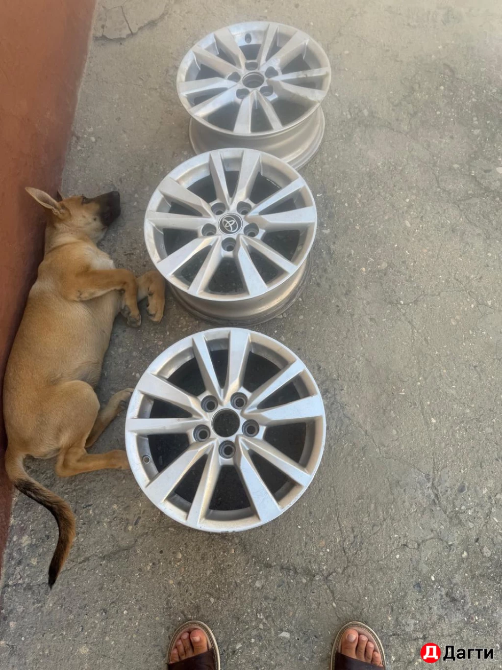 Диски на Камри оригинал R 16