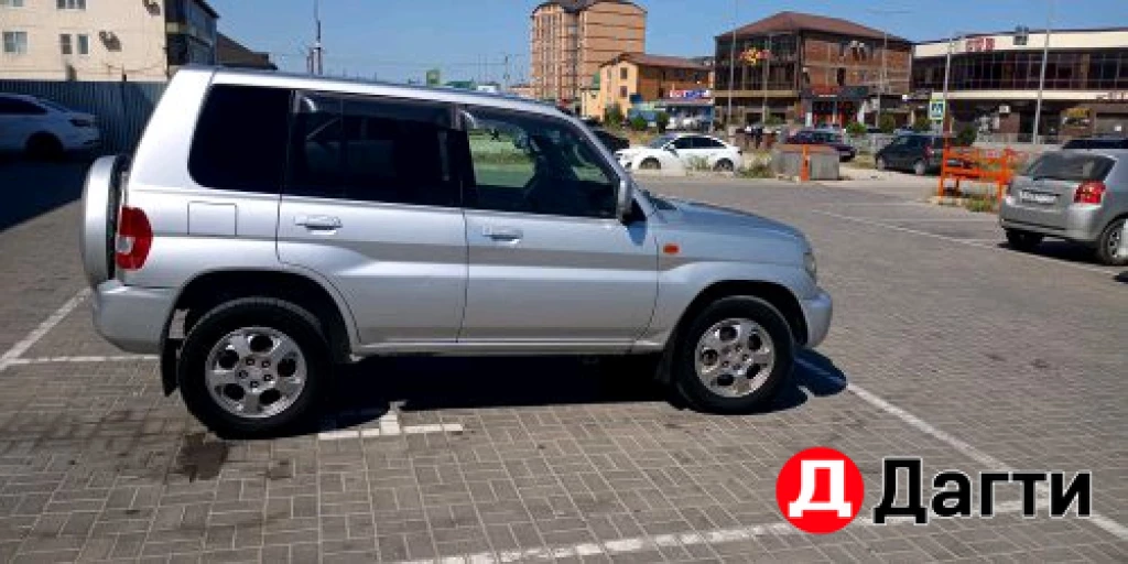 Mitsubishi Pajero iO, 2001 года
