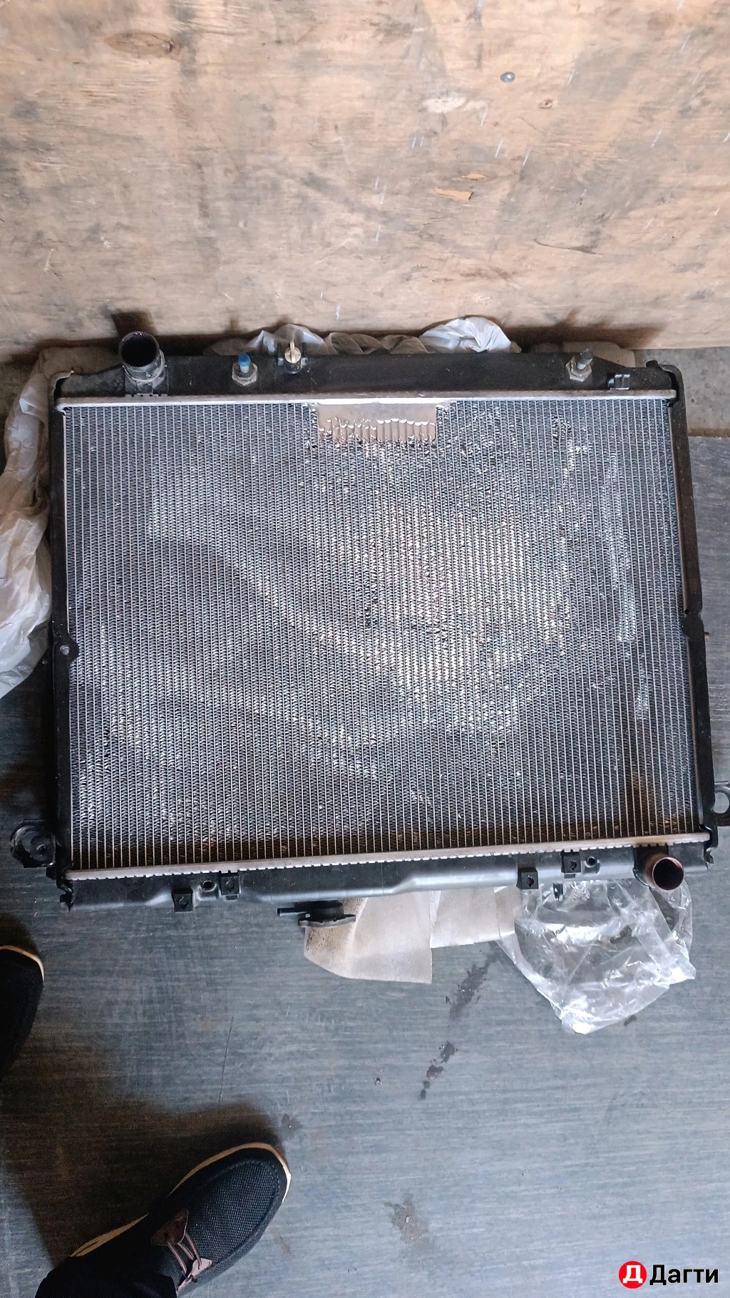 Радиатор Лексус LX 470.