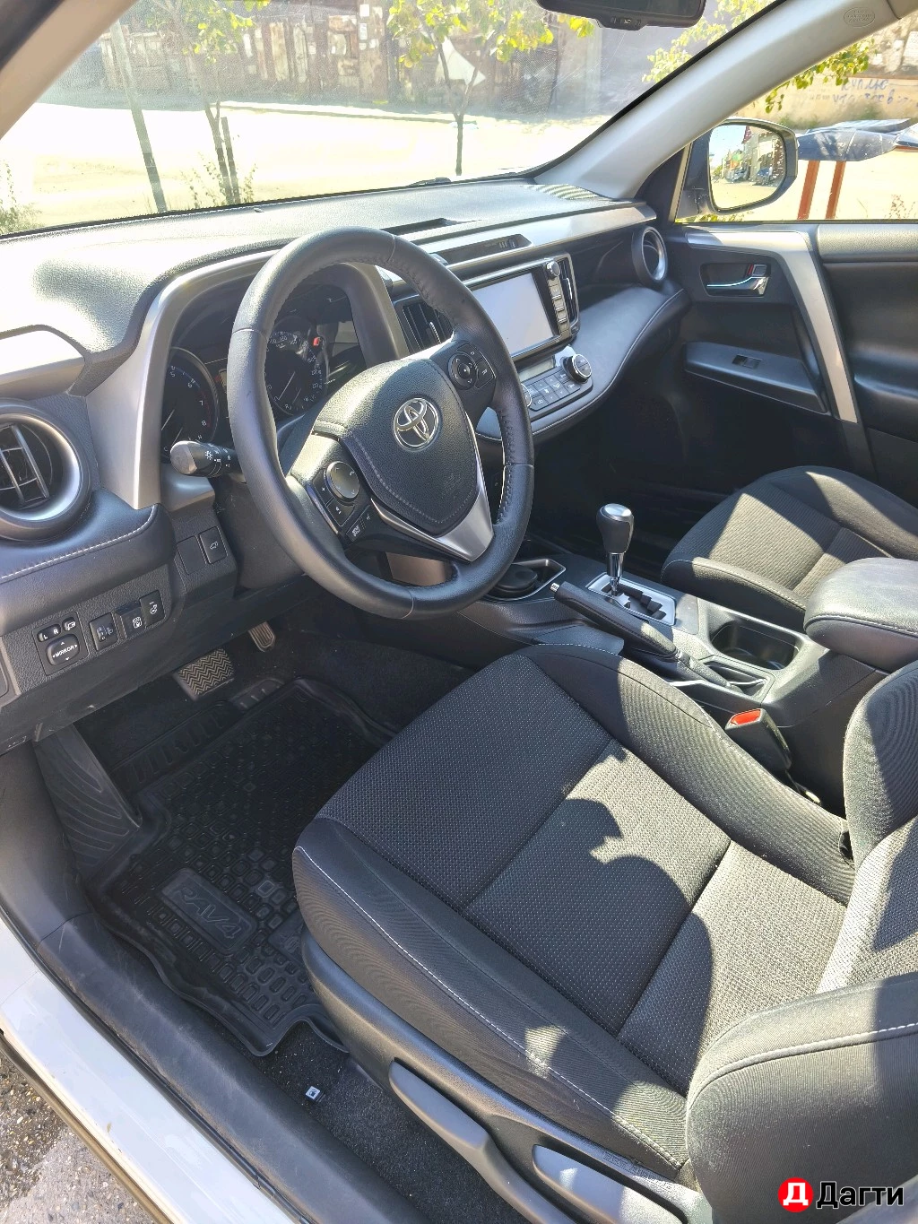 Toyota RAV4, 2017 года