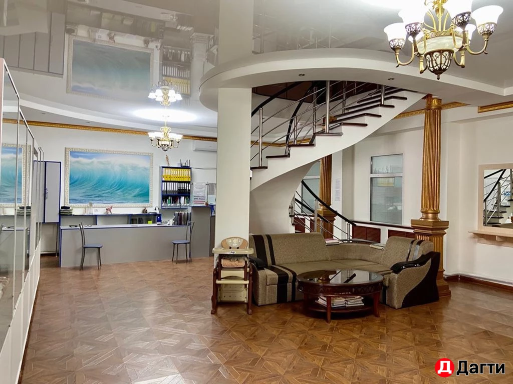 Другая коммерческая недвижимость, Собственник