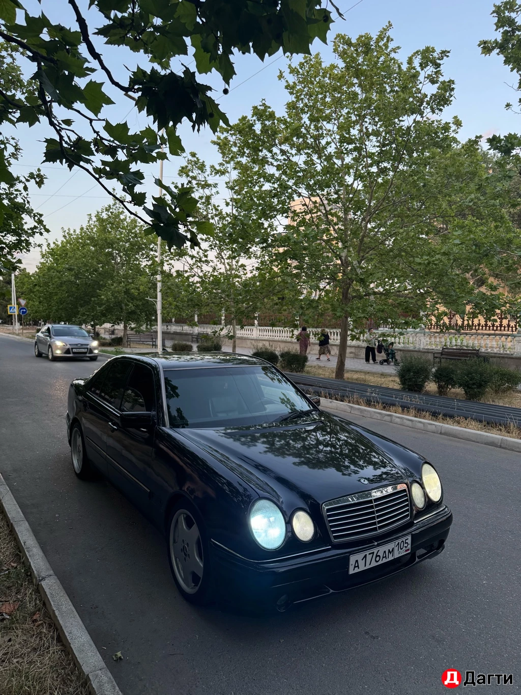 Mercedes-Benz E-Класс, 1998 года