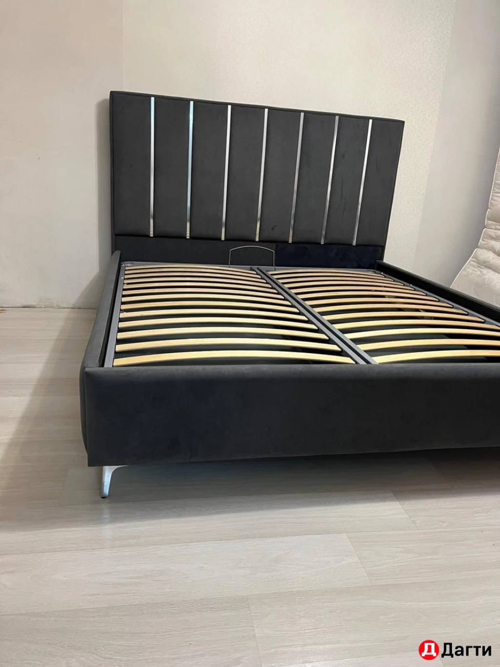 Кровать двуспальный