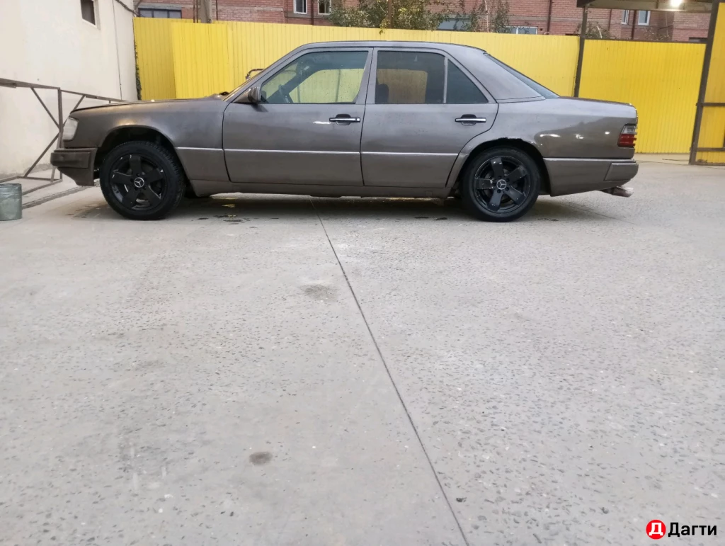 Mercedes-Benz E-Класс, 1989 года