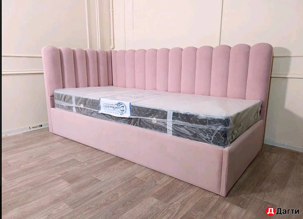 Угловая кровать