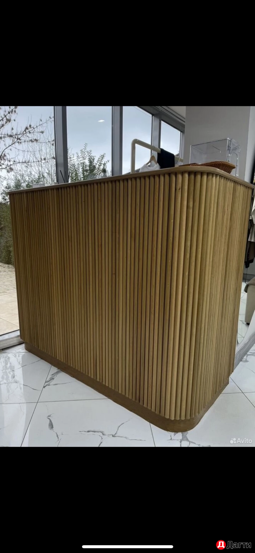 Ресепшен из дуба