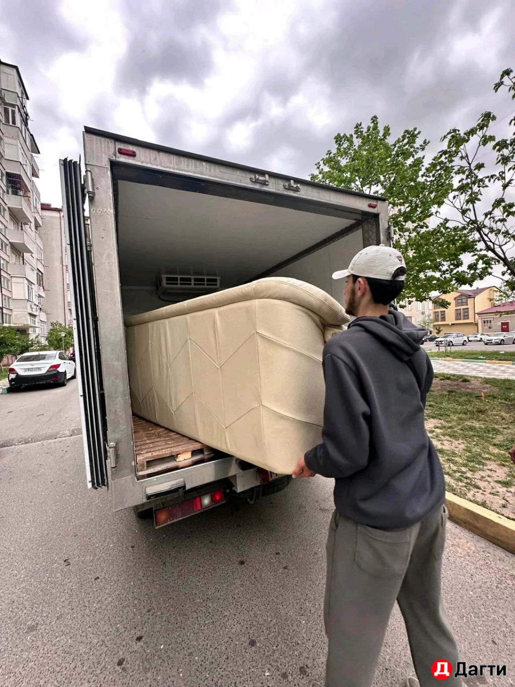 Грузчики/рабочие/подъём строй материалов