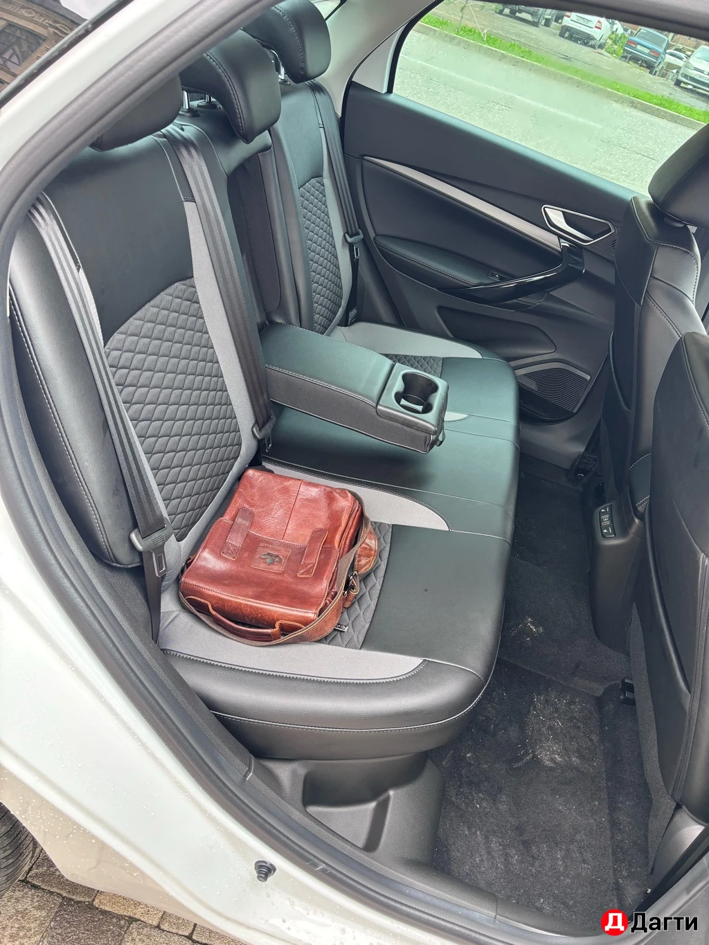 LADA (ВАЗ) Vesta, 25 года