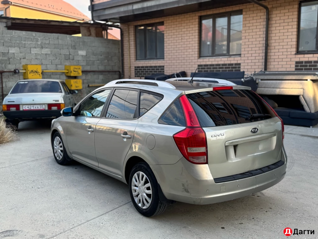 Kia Ceed, 2010 года