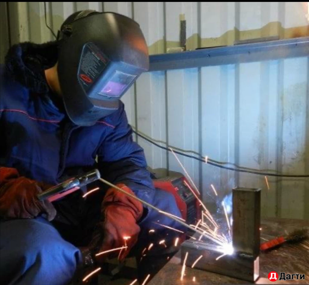 Строители и строительная бригада