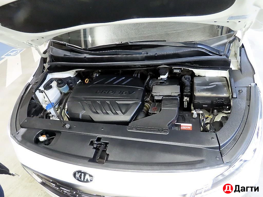 Kia Carnival, 20 года