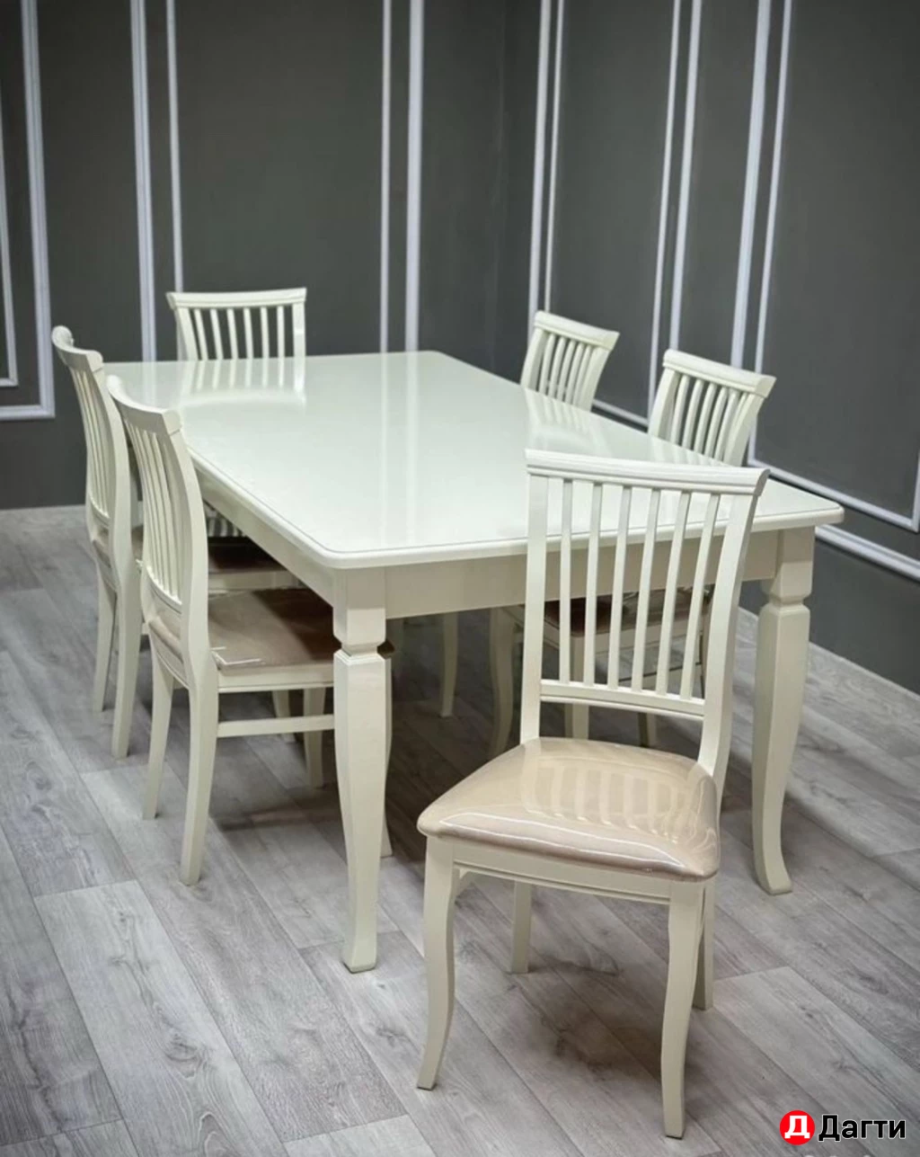 Столы и стулья