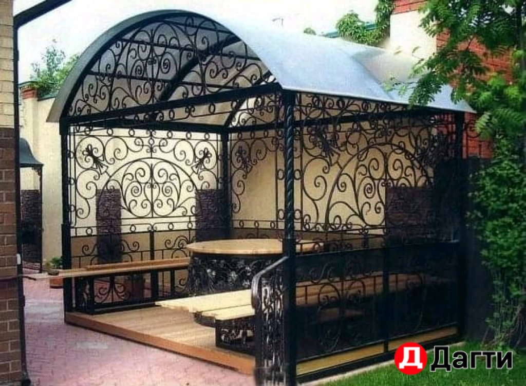 Беседки для приятных летних дней в кругу друзей и гостей