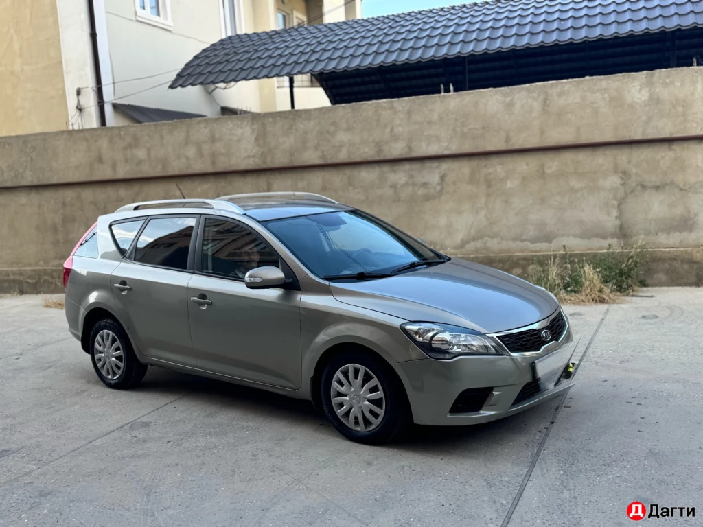 Kia Ceed, 2010 года