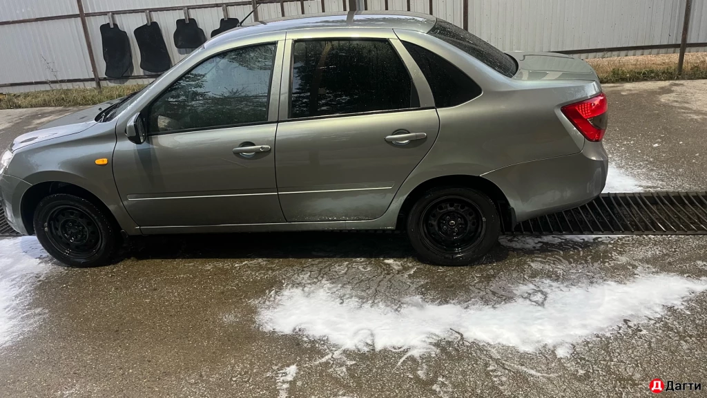 LADA (ВАЗ) Granta, 2013 года