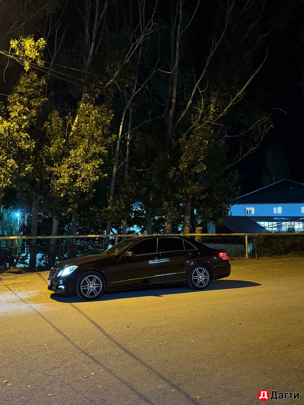 Mercedes-Benz E-Класс, 2010 года