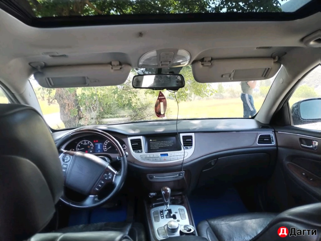 Hyundai Genesis, 2009 года