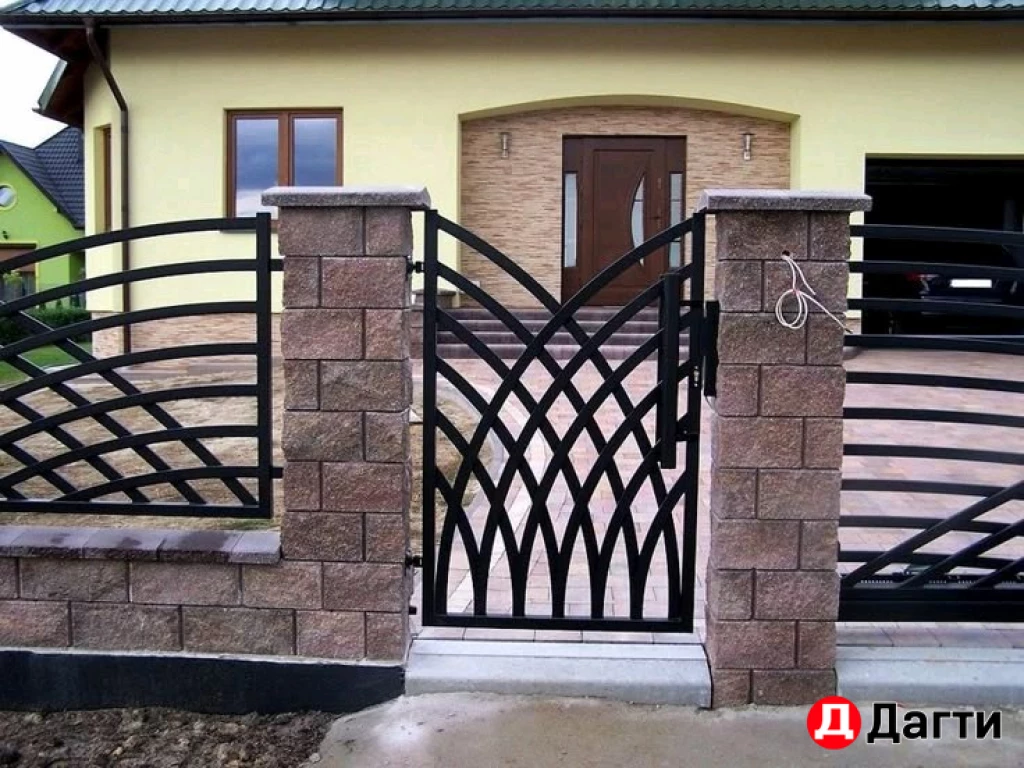 Оградки как не неотъемлемая часть выходной зоны.