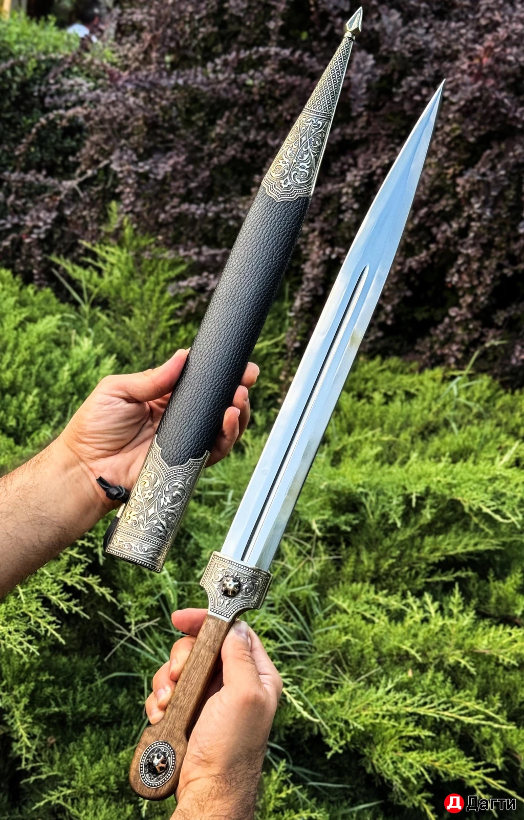 Кавказский боевой кинжал