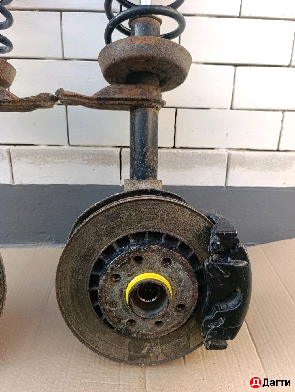 Стойки передние на Нексия,Эсперо