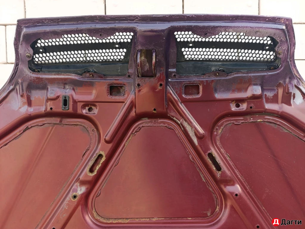 Капот на Chevrolet Lanos