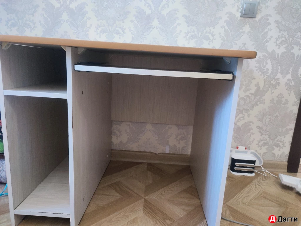 Письменный стол