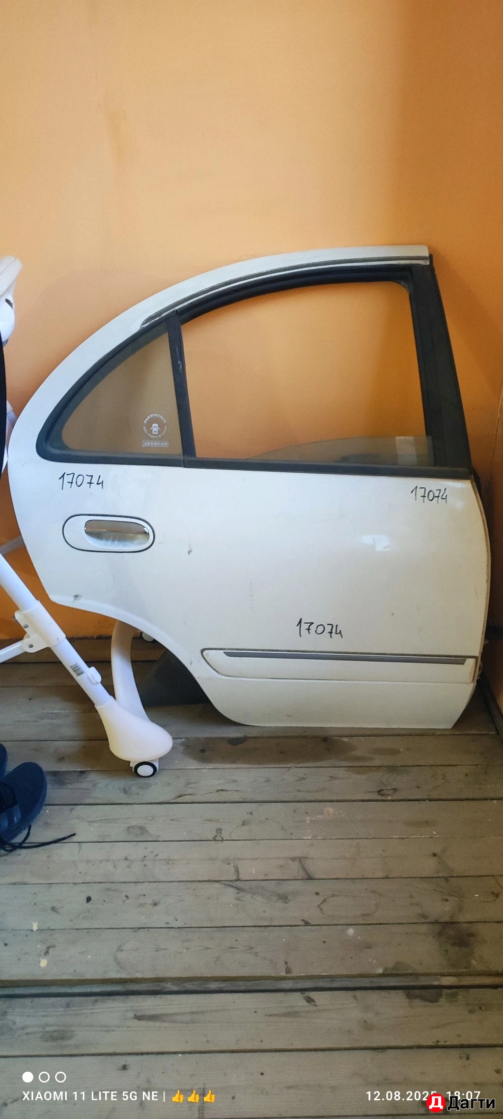 Задняя правая дверь от Ниссана Альмера классик