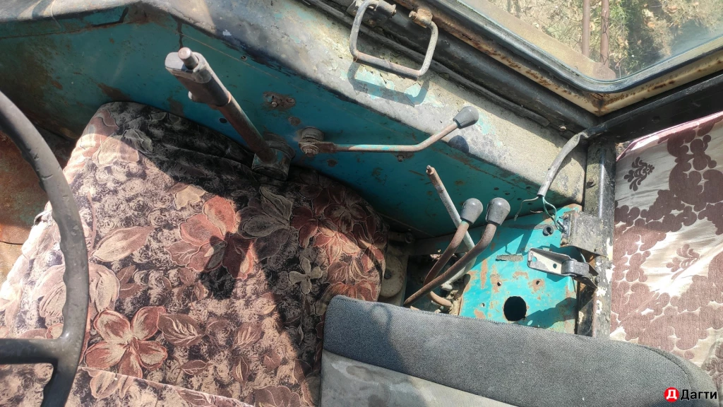 Трактор ЮМЗ