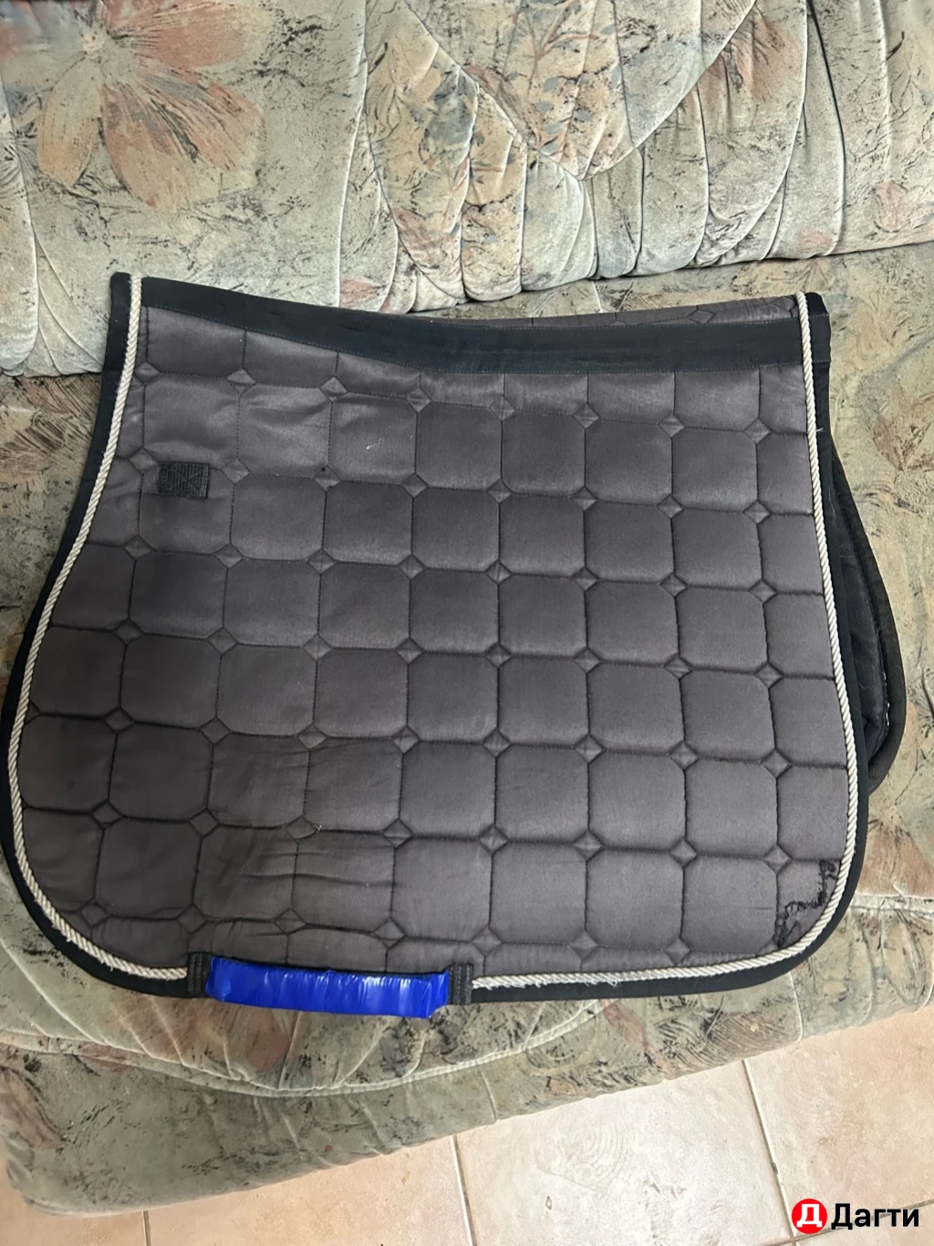 Седло для лошади