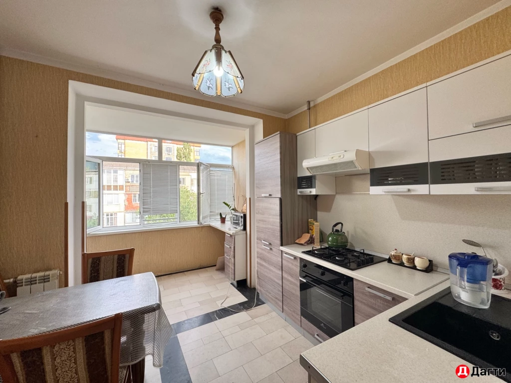 Квартира, 4 комнаты, 103 м², Агент