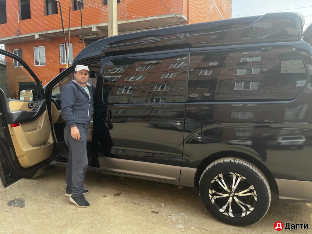 Hyundai Grand Starex