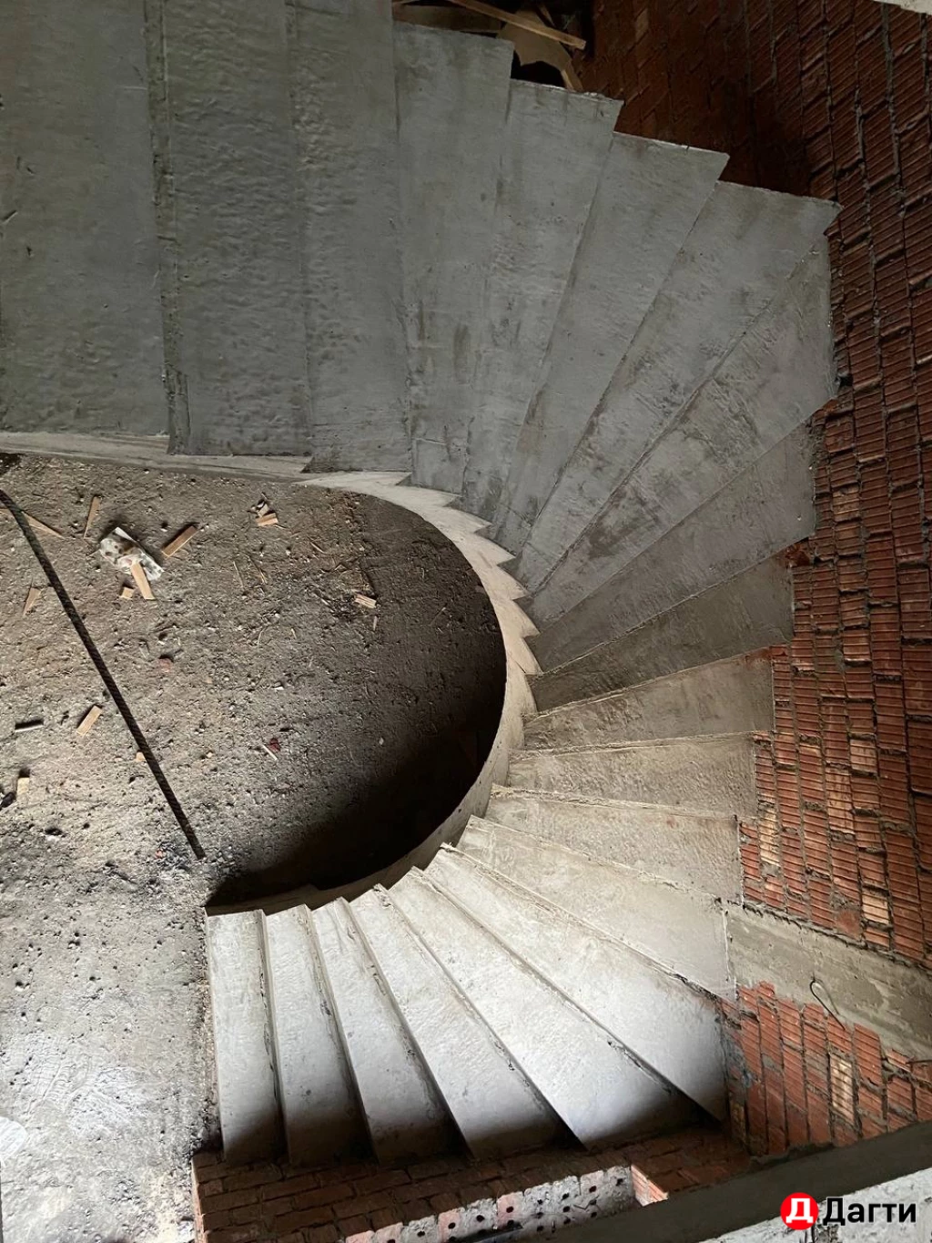 ЗАЛИВКА ЖЕЛЕЗОБЕТОННЫХ ЛЕСТНИЦ