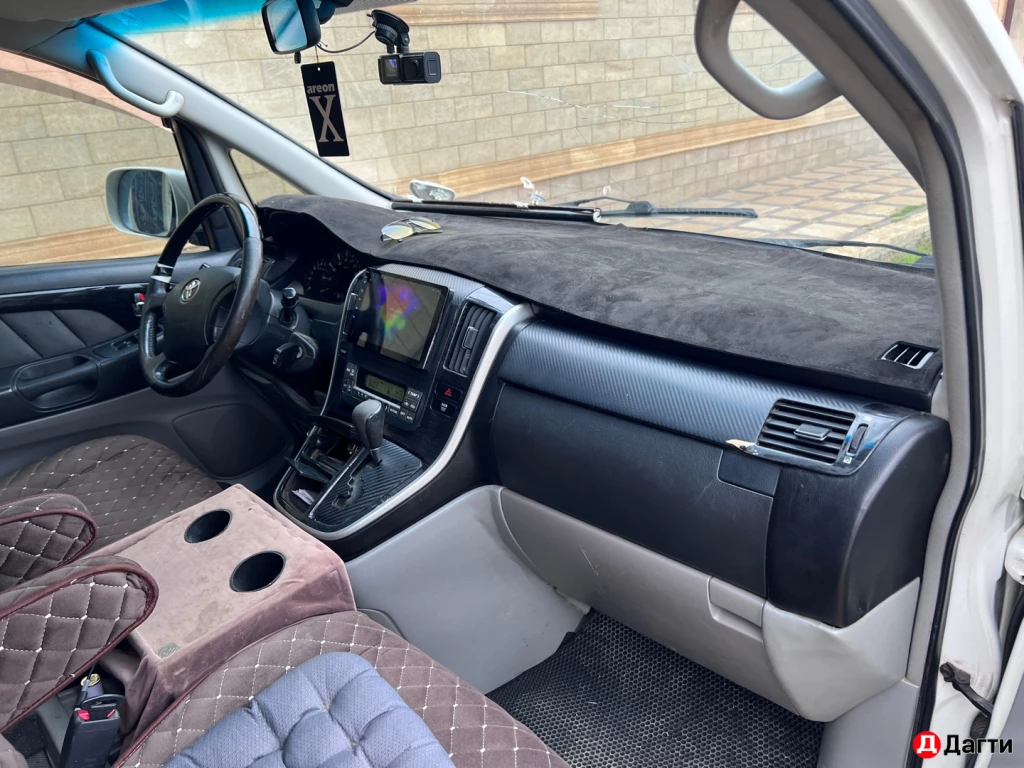 Toyota Alphard, 2005 года