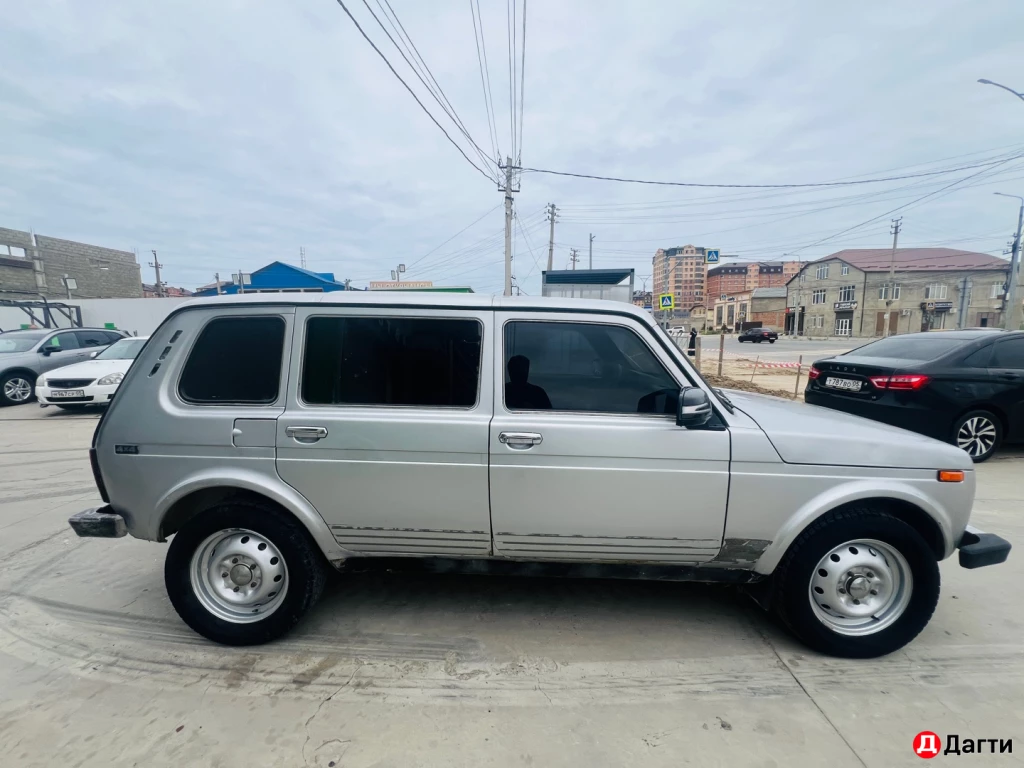 LADA (ВАЗ) Niva, 2008 года