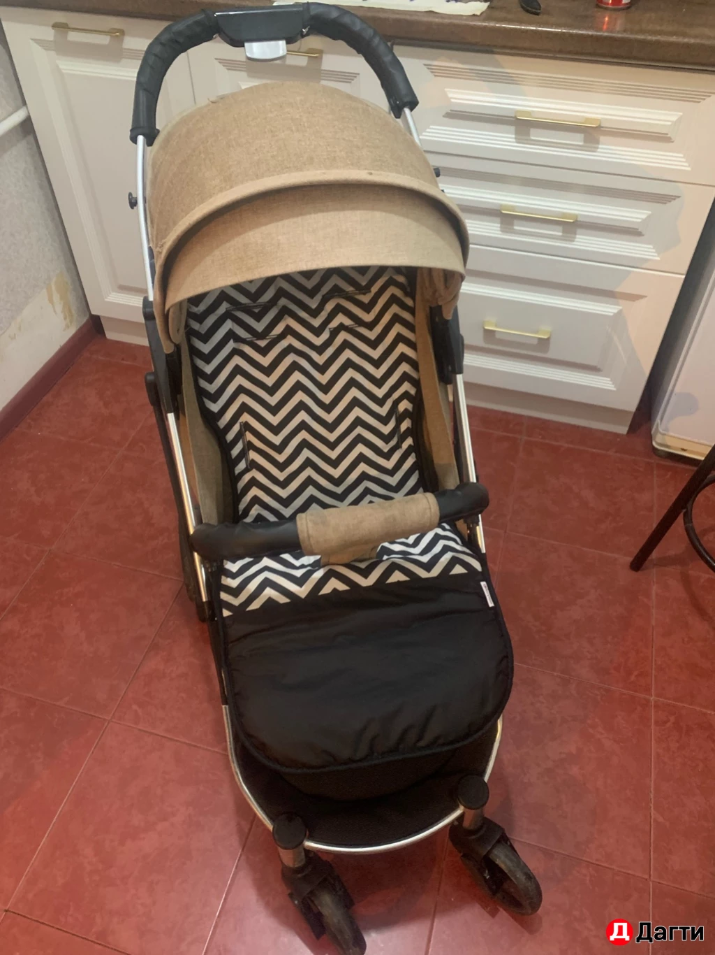 Коляска прогулочная