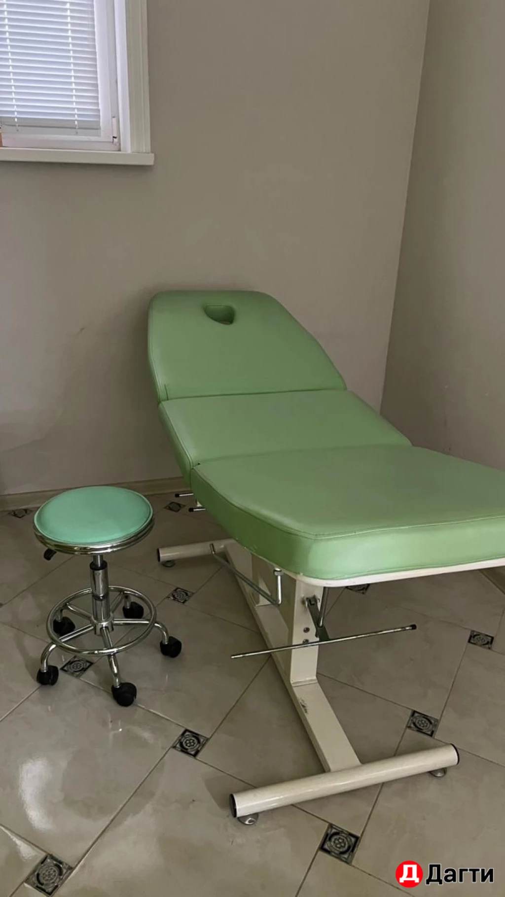 Массажная кушетка