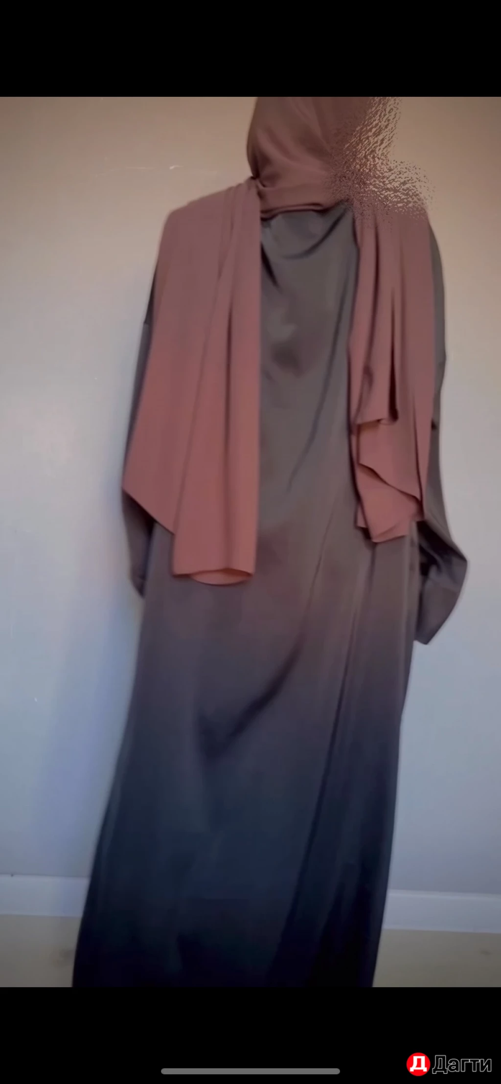 Платье с капюшоном