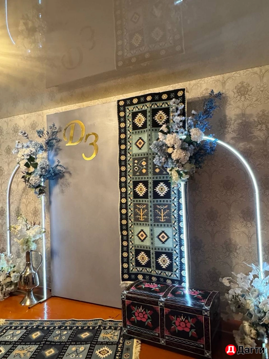 Декор входных групп, ресторанов, магазинов и кофеен.