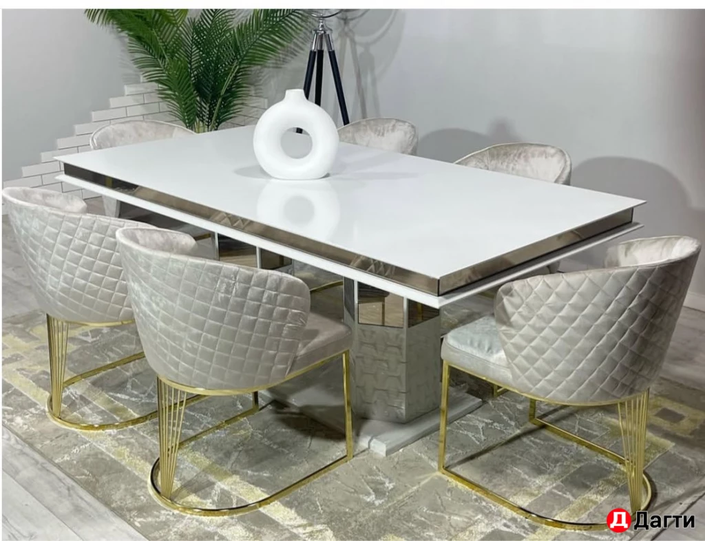 Столы и стулья