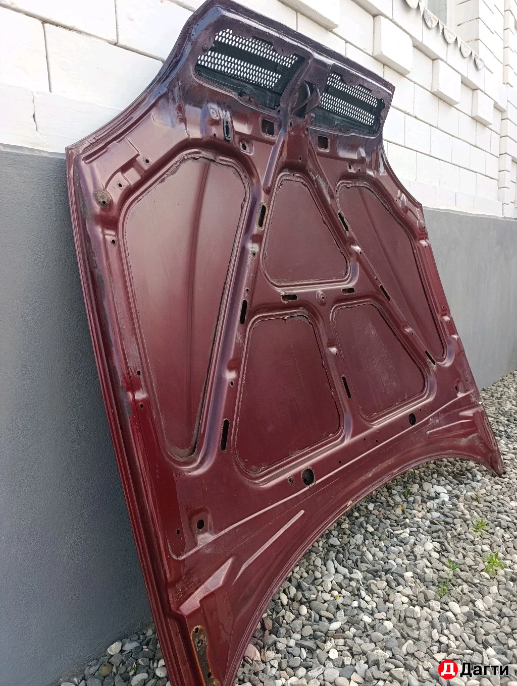 Капот на Chevrolet Lanos