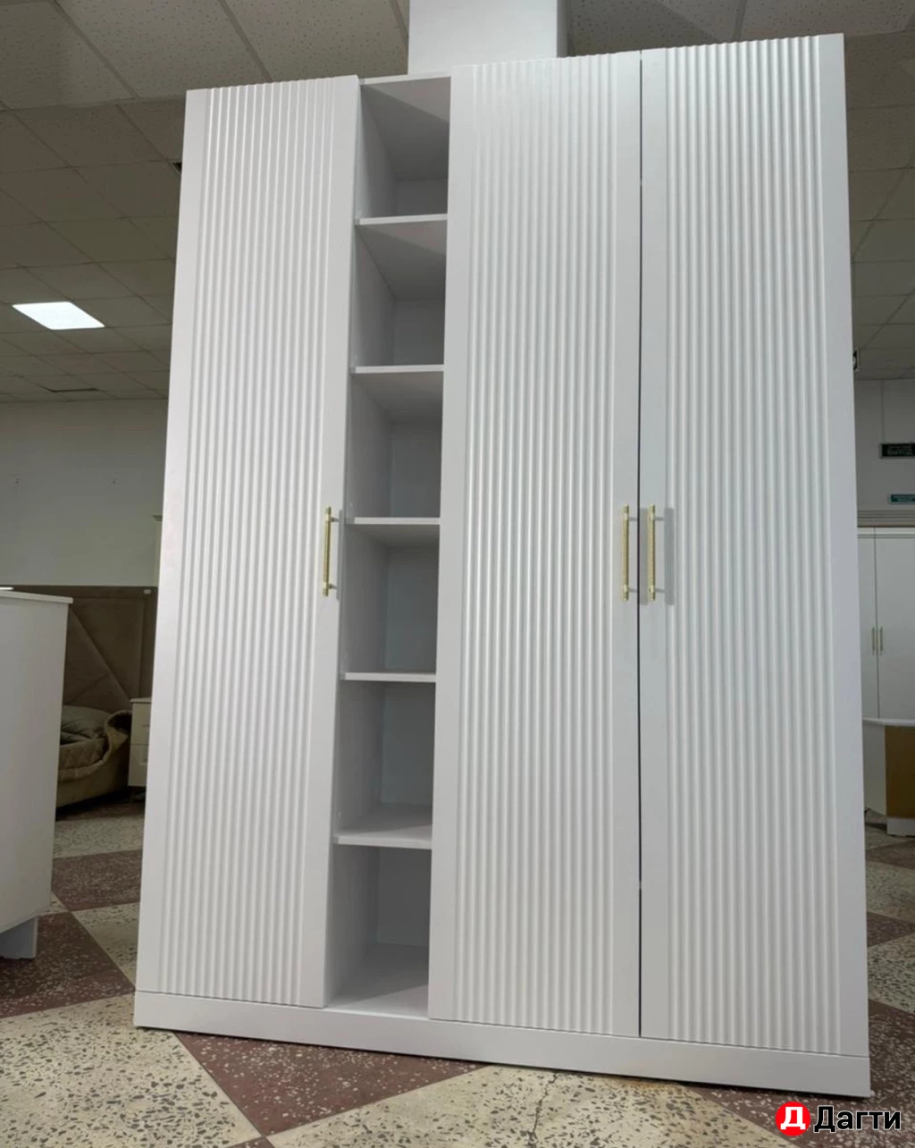 Распашные шкафы