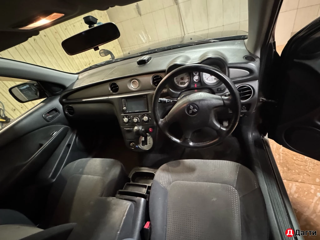 Mitsubishi Airtrek, 2004 года