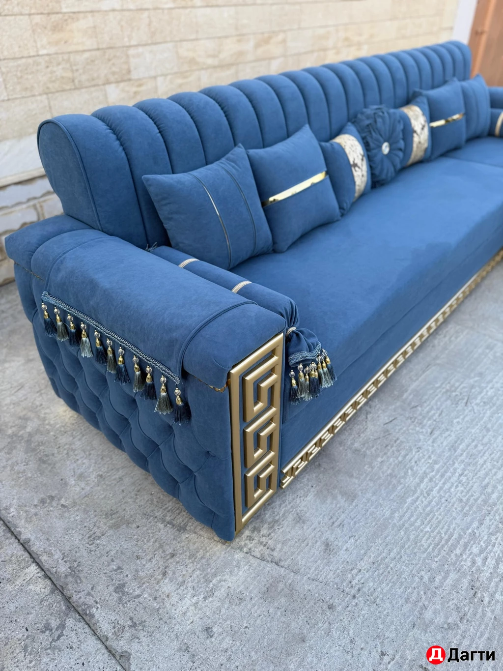 Диван с оттоманкой «Версаче»